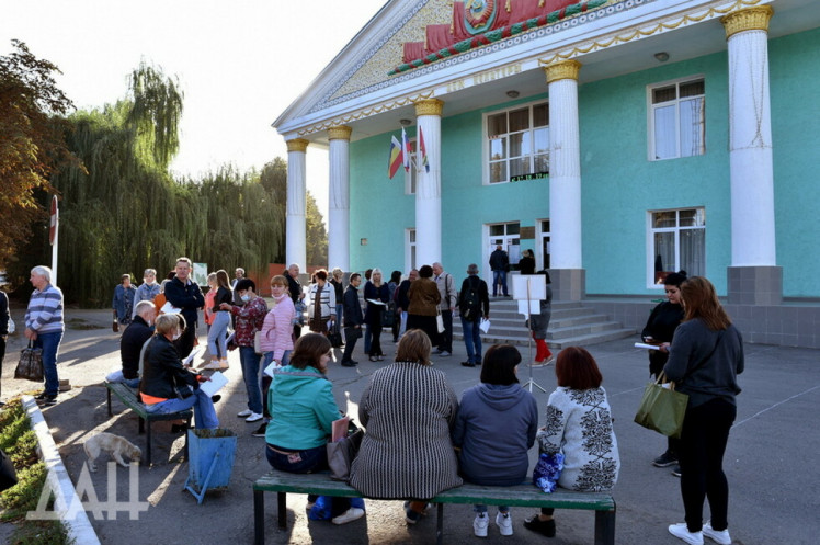 Жителей оккупированного Донбасса вывезли голосовать в Россию: как это было (фото)