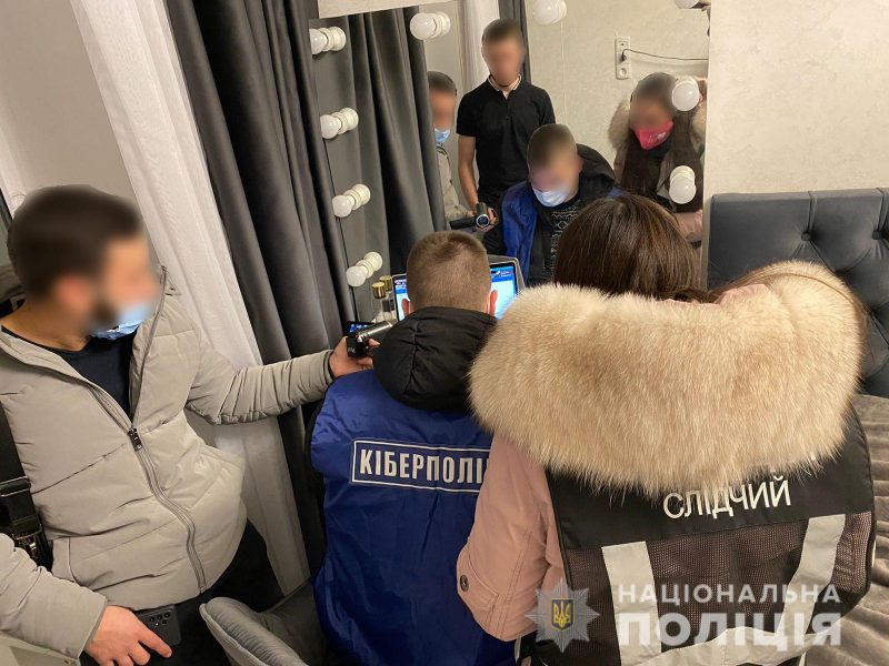 Жители Запорожской области через фейковые магазины заработали более 2 миллионов гривен - фото, видео