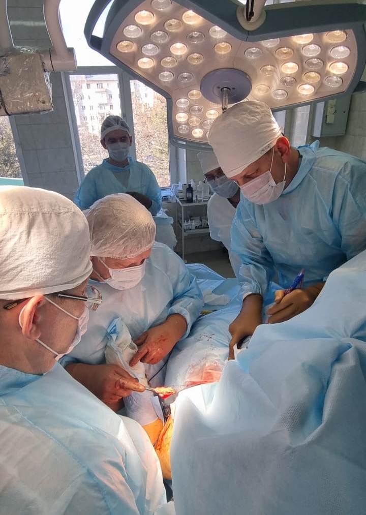 Первую операцию по эндопротезированию плечевого сустава успешно провели в Крыму