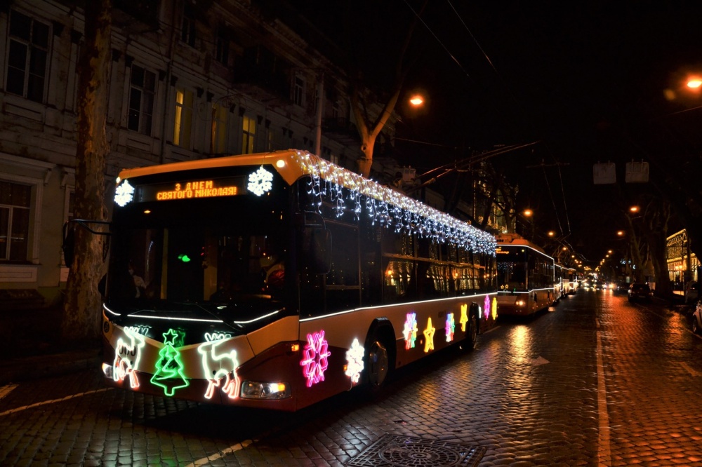 Изменено время начала парада новогодних троллейбусов: парад стартует в 19:00