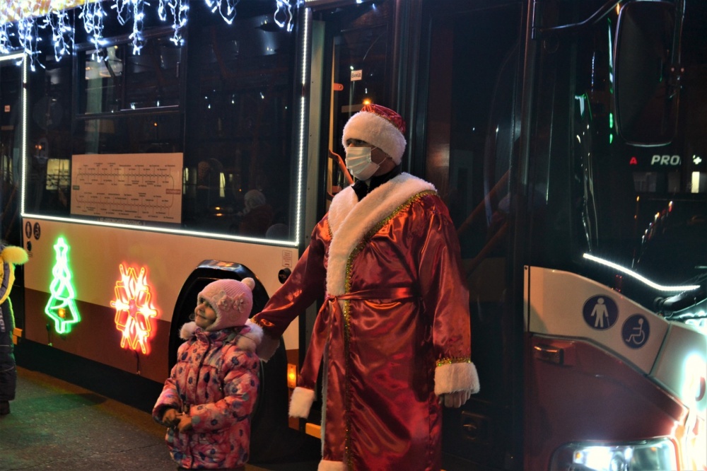 Изменено время начала парада новогодних троллейбусов: парад стартует в 19:00