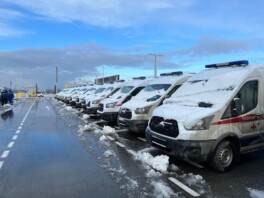 Из-за снегопада в Большой Ялте 19 января отменяются занятия в школах