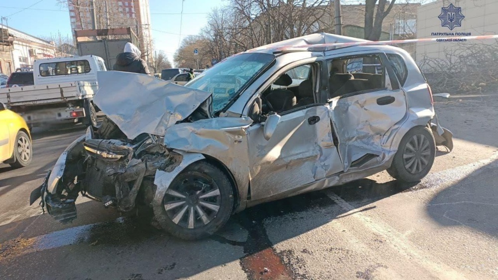 Смертельное ДТП в Одессе - автобус зацепил четыре легковушки (ФОТО)