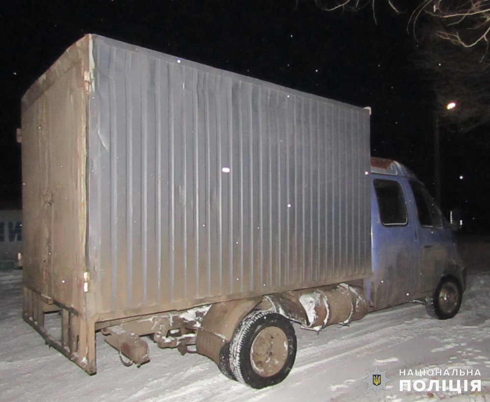 В селе Запорожской области местный житель попался с полным авто древесины
