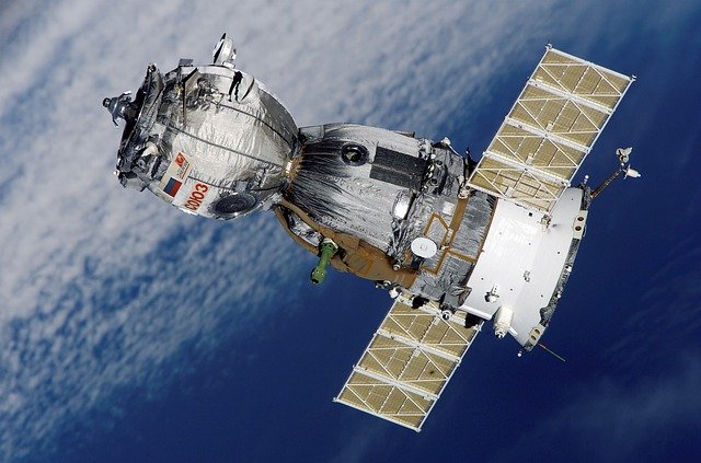 Открытки крымских школьников отправились покорять космос