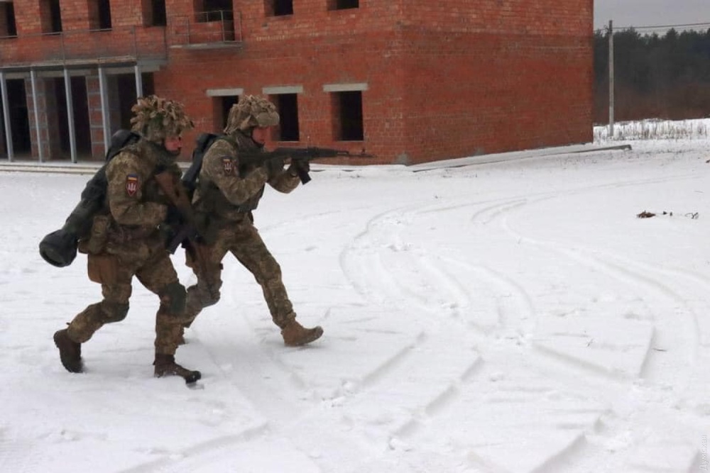 Украинские военнослужащие впервые испытали противотанковые системы NLAW: тренировались вести городской бой