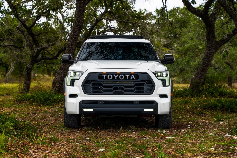 Toyota презентовала новое поколение внедорожника Sequoia (фото) | ТопЖыр