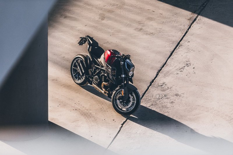 Ателье Brabus представило свой первый мотоцикл: видео