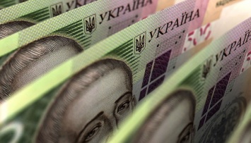 Реальная зарплата украинцев за год упала на 8%