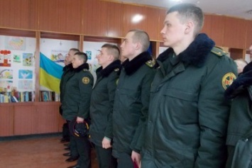 В воинской части Нацгвардии в Славянске появились молодые офицеры