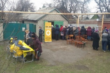 13 тысяч наборов выживания выдали мобильные бригады Штаба Ахметова в марте