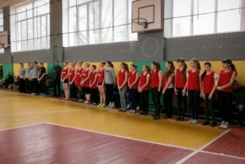В Славянске прошли соревнования по баскетболу среди старшеклассниц
