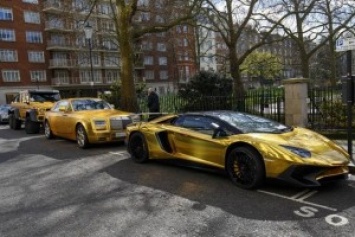 Саудовский принц привез в Лондон свои золотые авто, которые тут же оштрафовали за неправильную парковку