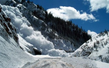 ГСЧС предупреждает о повышенной лавинной опасности в высокогорье Карпат
