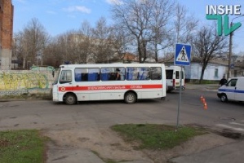 Возле администрации Центрального района Николаева столкнулись автобус спасателей и «Chevrolet Aveo»