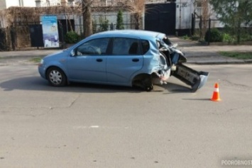 В Николаеве на Никольской произошло ДТП с участием автобуса МЧС и легкового автомобиля