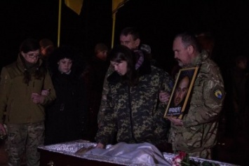 "Азовцы" попрощались с погибшим под Мариуполем побратимом (ФОТО)