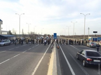 Прокурорский майдан: противники Стоянова перекрыли трассу Одесса-Киев (фото)