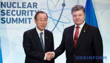 Украина требует объединиться против размещения ядерного оружия в Крыму - Порошенко