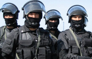 Вооруженные российские силовики в Крыму похитили из кафе 35 крымских татар