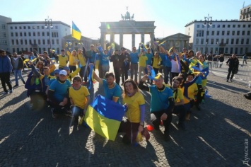 Участники патриотического велопробега «Say "YES!" Европе» прибыли в Берлин и показали сердце Украины