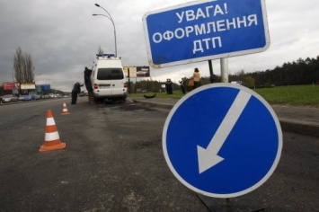 На Кольцевой дороге Львова столкнулись две легковушки: один человек погиб, трое - травмированы