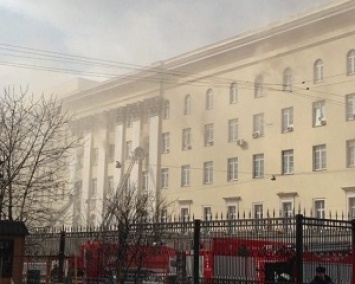 Пожар в центре Москвы: загорелось здание Минобороны (ФОТО, ВИДЕО)