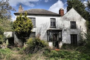 В Британии обнаружен жуткий заброшенный "дом привидений". В него советуют не заходить - не каждый выдержит