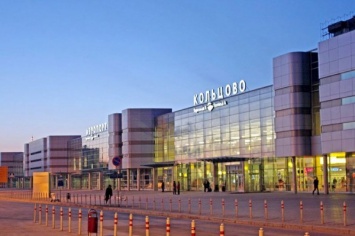 В Екатеринбурге из-за подозрительного пакета эвакуировали аэропорт