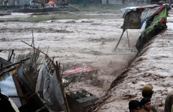 В Пакистане в результате наводнения погибли 24 человека
