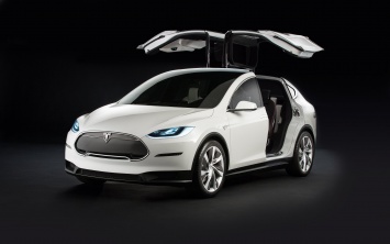 Tesla Model X стал самым быстрым серийным кроссовером в мире