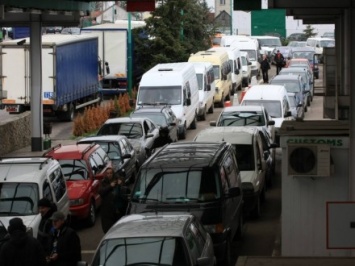 На границе с Польшей в очереди застряли 665 автомобилей - ГПСУ