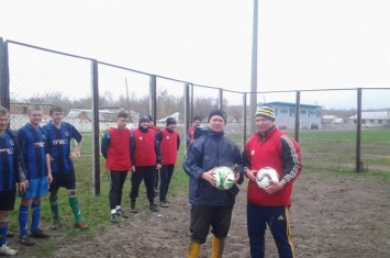 Бывший профессиональный футболист расшевелил молодежь Луганщины (фото)