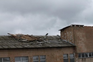 Три школы на Черниговщине пострадали от сильных порывов ветра