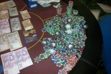 Житель Селидово устроил в своем доме подпольное казино (ФОТО)