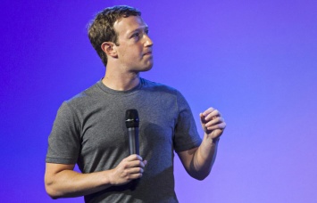 Марк Цукерберг рассказал, что ходит в одной футболке по примеру Стива Джобса