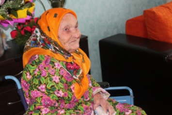 Днепродзержинскую долгожительницу Анастасию Передистую поздравили со 105-летним юбилеем