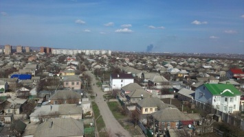 Жители Луганска зафиксировали столб дыма в районе восточных кварталов (ФОТО)