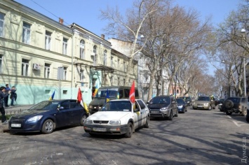 Активисты устроили автопробег в центре Одессы, требуя отставки Стоянова