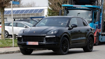 2018 Porsche Cayenne поймали во время тестов