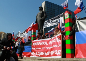 Сепаратисты "ДНР" отмечают вторую годовщину оккупации: в Донецк свозят бюджетников и ждут Шойгу - соцсети