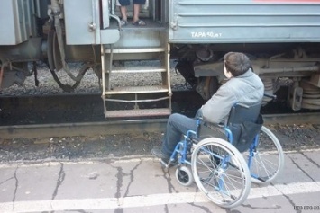 На станциях и платформах Приднепровской железной дороги установят пандусы для инвалидов