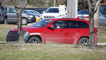 «Заряженный» Jeep Grand Cherokee покажут в 2017 году