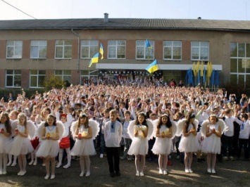 Пятнадцать тыс. школьников Закарпатья помолились за мир в Украине