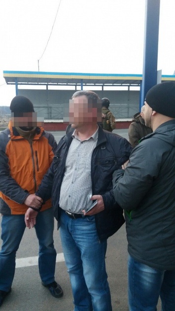 СБУ при попытке выехать в РФ задержала 2 шпионов (фото, видео)