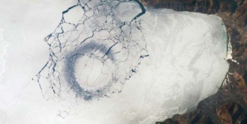 На озере Байкал вновь появились таинственные кольцеобразные новообразования