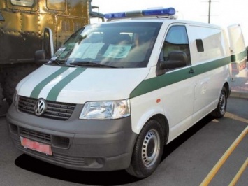 Неизвестные обстреляли и подожгли инкассаторский автомобиль в Запорожье