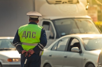 В Саратове водитель иномарки въехал в припаркованные автомобили