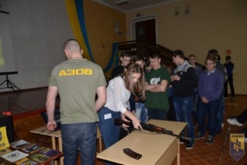 В Северодонецке состоялись уроки мужества для учащейся молодежи (ФОТО)