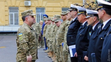 Министр обороны представил в Одессе нового командующего округом и рассказал о переезде штаба ВМС на Фонтан